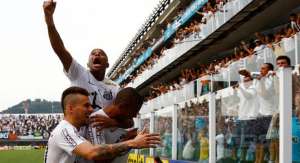 Santos usa prêmio do Paulistão para pagar dívida com jogadores