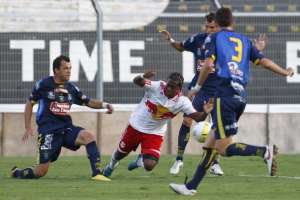 Série C: Guarani oficializa Diego Clementino, ex-Grêmio, e Reniê, ex-Vitória