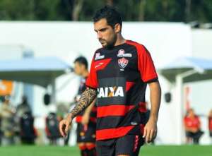 Série B: Técnico do Vitória decide escalação por eficiência nos treinos