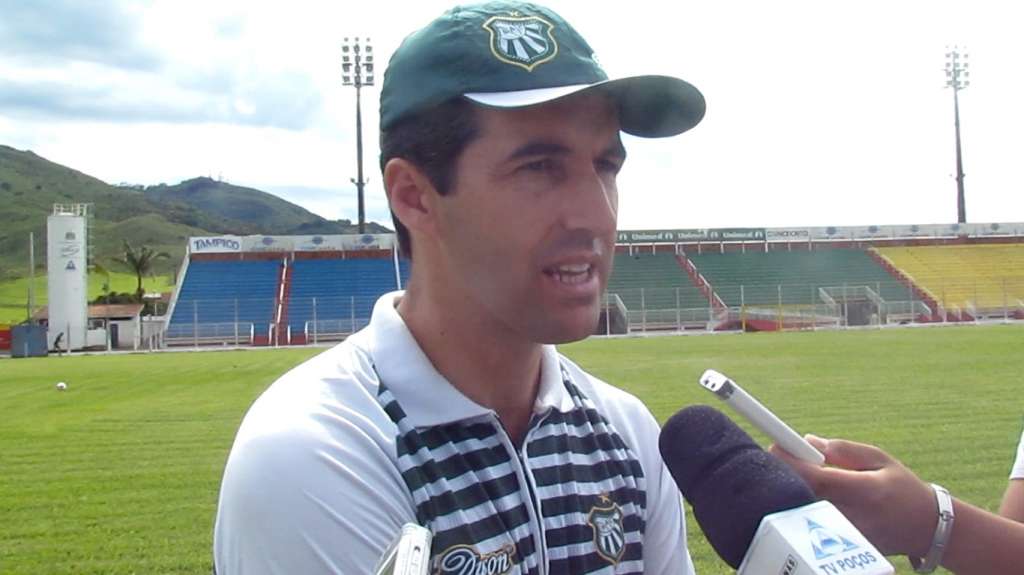 Contratado na sexta-feira, Léo Condé não vai fazer sua estreia diante do Vitória