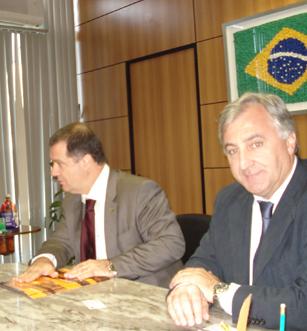 Martorelli esteve com Carlos Gabas para tentar uma garantia para ex-jogadores de futebol