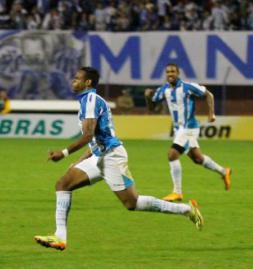 Avaí estreia em casa buscando a terceira vitória diante do Santos