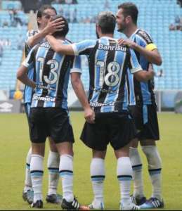 BRASILEIRÃO: Corinthians e São Paulo vencem com reservas, enquanto Ponte Preta e Santos empatam fora