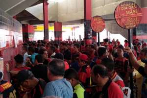 Sistema falha e torcedores entram de graça em jogo do Sport