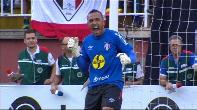 Oliveira fechou o gol contra o Fluminense