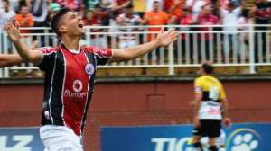 Série B: Paraná contrata Fernando Viana, atacante campeão com o Joinville