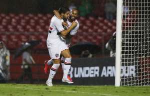 São Paulo volta a atrasar direitos de imagem dos jogadores, o que mostra que a situação está preta