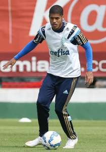 Copa do Brasil: Sem Valdivia, Oswaldo não confirma time do Palmeiras contra o Sampaio Corrêa