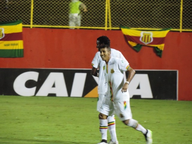 Válber confia na força do Sampaio mesmo contra o Palmeiras