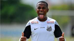 Robinho rescinde com o Milan e fica livre para negociar com qualquer clube