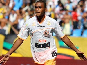 Série C: Portuguesa contrata Dieyson, ex-lateral do Vasco, e meia do Nova Iguaçu