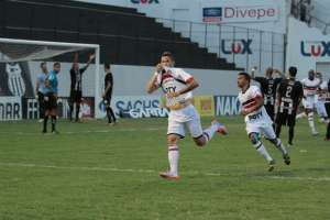 Série B: Ainda sem renovar contrato, Betinho falta a treino do Santa Cruz