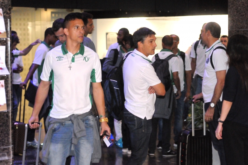 Voo atrasa, mas Chapecoense vai para o jogo contra Sport