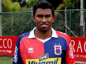 Série B: Ex-lateral do Atlético de Madrid, Elbis é regularizado e pode estrear no Paraná