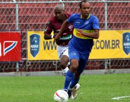 Francis, ex-Palmeiras, busca uma nova oportunidade no mercado da bola