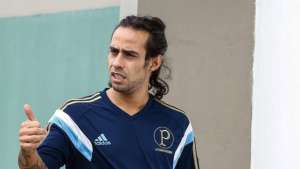 Valdivia treina no Palmeiras e deve enfrentar o Joinville no domingo