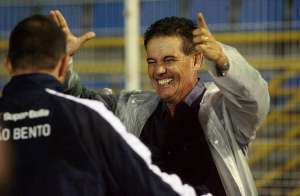 Paulo Roberto aguarda eleições para renovar com São Bento e está livre no mercado