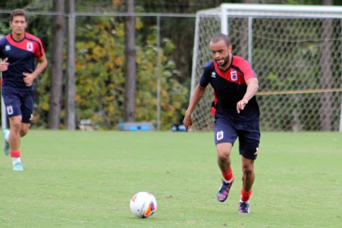 Paraná busca a vitória diante do Santa Cruz