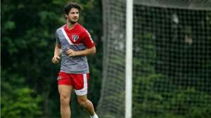 Pato rebate reclamação de Luis Fabiano: 'Não é o momento de criticar no São Paulo'