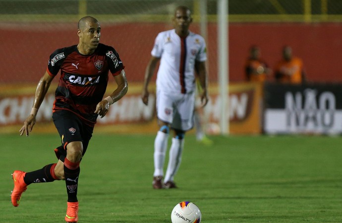 Jorge Wagner desfalca o Vitória frente ao Oeste