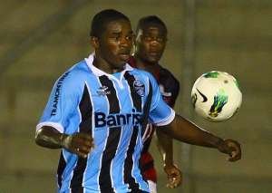 Dispensado pela seleção sub-20, Mamute reforça Grêmio contra o Coritiba