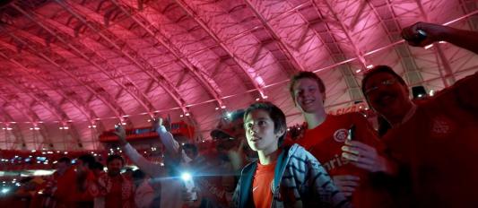 Torcida colorada pintou o Beira rio de vermelho e eliminou o Atlético Mineiro do 