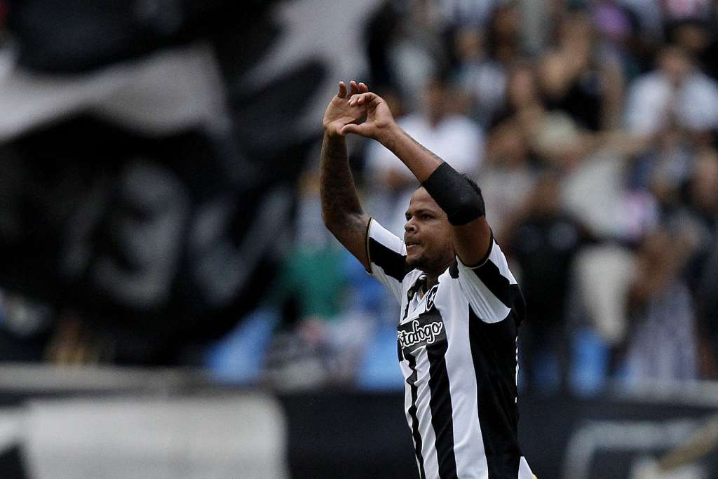 Bill marcou o primeiro gol do Fogão