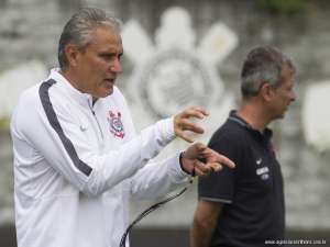 'Aqui não tem vagabundo, não tem mercenário', afirma Tite após vitória do Corinthians