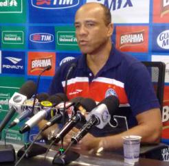 Goleadas revigoram Bahia de Sérgio Soares