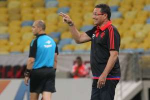 Luxemburgo pede mais comprometimento ao Flamengo e admite resultado ruim