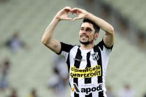 Série B: Ricardinho frustra Santos e Vitória e renova com o Ceará por dois anos