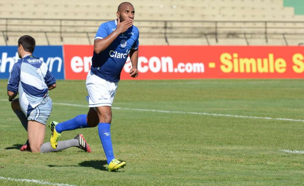 Nilson disputou o Paulistão pelo São Bento, pertence ao Cianorte-PR e deve reforçar o Santos