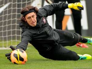 Cássio nega que atraso de premiação fez Corinthians 'tirar o pé'