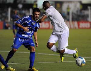 Santos fecha empréstimo para pagar atraso com jogadores
