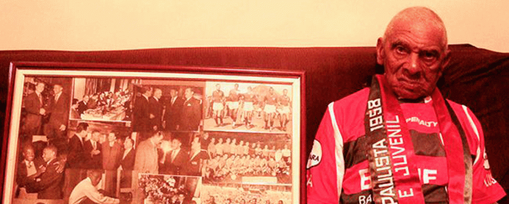 Ceci posa com faixa de campeão paulista de 1958