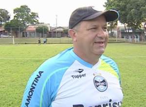 James Freitas comanda primeiro treino como interino do Grêmio