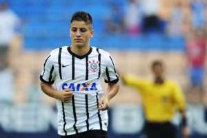 Com raras apostas da base no profissional, Corinthians 'liquida' garotos