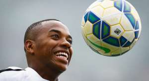 Robinho prioriza Santos, mas não descarta jogar em time rival