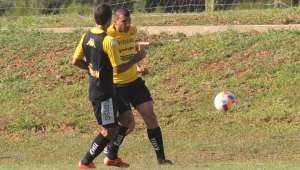 Série B: Neto Baiano, do Criciúma, responde Lisca após dancinha na vitória do Náutico