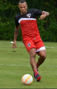 Luis Fabiano: faz tempo que não joga nada e fala muito