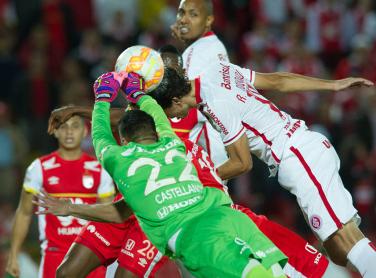 Internacional perdeu primeiro jogo nos últimos minutos do jogo na Colômbia
