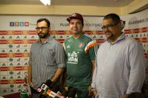 Após comandar treino, Enderson Moreira é apresentado no Fluminense