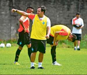Série B: Dado repete escalação do Paysandu de quarta para enfrentar o Ceará