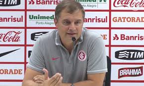 Aguirre indica time reserva do Inter para pegar o Vasco, com Nilmar e Geferson