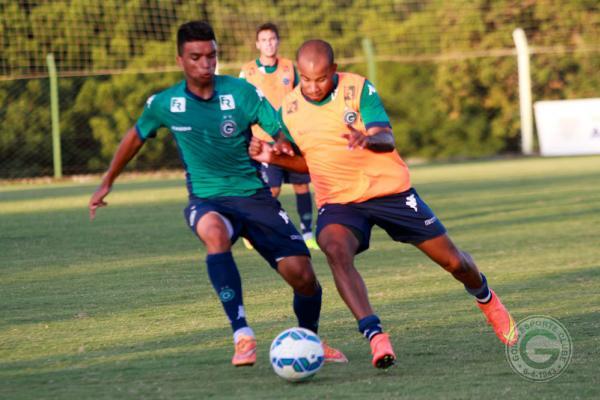 Goiás treina para enfrentar o Palmeiras na Arena