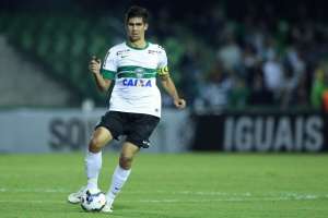 Coritiba pede Aranha para liberar Leandro Almeida ao Palmeiras