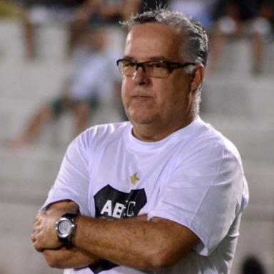 ABC não teve o técnico Josué Teixeira (foto) demitido após perder por 2 a 1 para o Paysandu pela Copa do Brasil