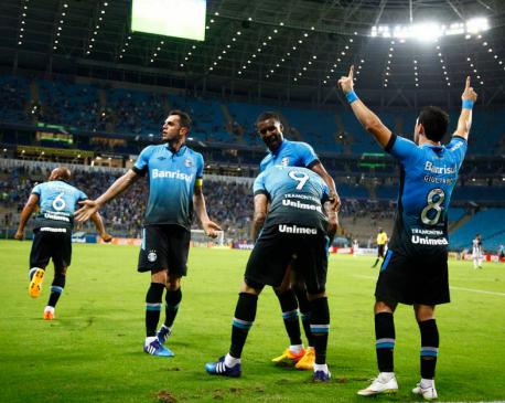 Grêmio sofreu para superar o bom time do Figueirense dentro da Arena do Olímpico
