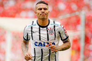 Em tom de despedida, Guerrero quer algo melhor na carreira e descarta Palmeiras