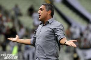 Série B: Silas Pereira precisa quebrar a cabeça para escalar o Ceará